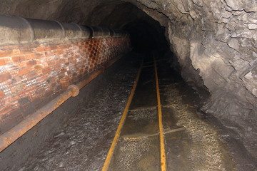 Galería de una mina de antracita ya clausurada