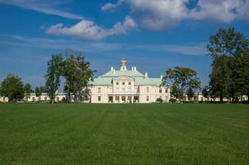 Fototapeta na wymiar The Palace of Oranienbaum