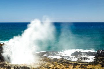 Spouting Horn, ein Blowhole an der Südküste von Kauai, Hawaii, USA.