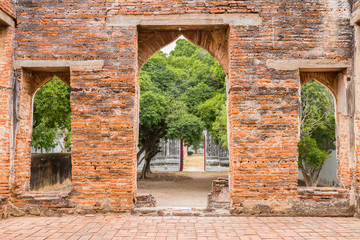 Naklejka premium Wat Phra Narai Rachanivej in Lopburi, Thailand