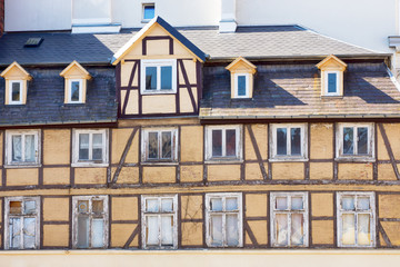 Historisches Fachwerkgebäude am Marktplatz von Schwerin, Mecklenburg-Vorpommern
