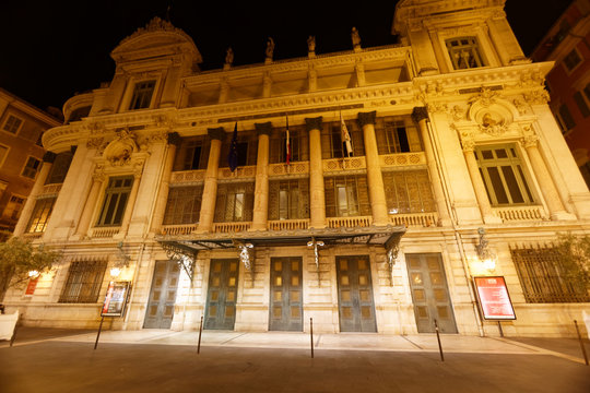 Façade nord de l'Opéra de Nice la nuit,  Alpes-Maritimes, France