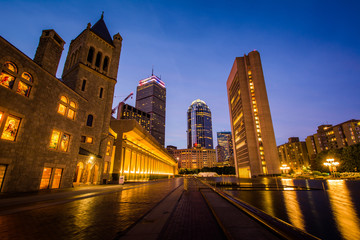 Obraz premium The Church of Christ, Scientist and modern buildings at the Chri