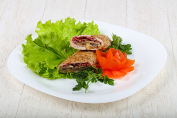 Chicken with mushroom and sausage