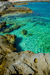 Klares Grünes Wasser an der Küste von Kroatien