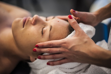 massaggio viso e corpo in spa