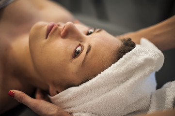 massaggio viso e corpo in spa