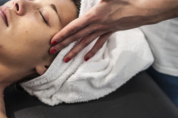 massaggio viso e corpo in spa