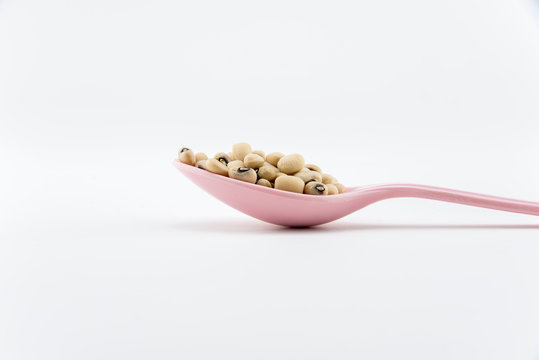 isolate white beans on object