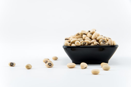 isolate white beans on object