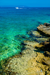 Klares Grünes Wasser an der Küste von Kroatien