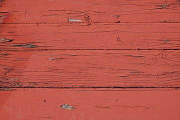 maroder historischer Eisenbahnwaggon mit abblätternder Farbe