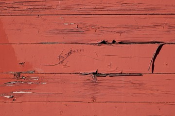maroder historischer Eisenbahnwaggon mit abblätternder Farbe