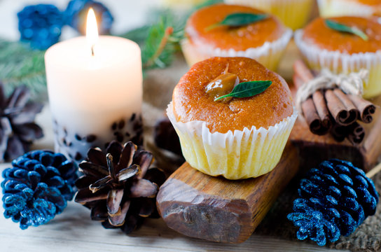 Christmas muffins with caramelized milk