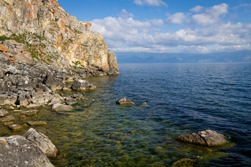 Скалистые берега озера Байкал