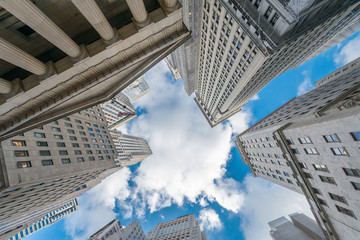 Fototapeta na wymiar New York skyscrapers vew from street level
