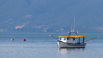 Obraz premium Barco na baia.