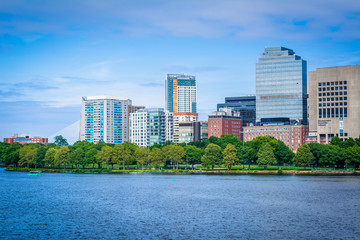 Fototapeta na wymiar The Charles River and Boston skyline, seen from the Longfellow B
