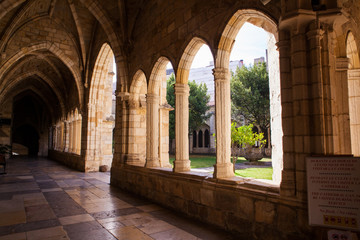 Fototapeta na wymiar View of the Ghotic Cloister of the Santander cathedral