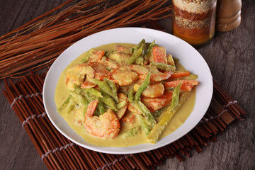malaysian prawn in spicy coconut milk gravy