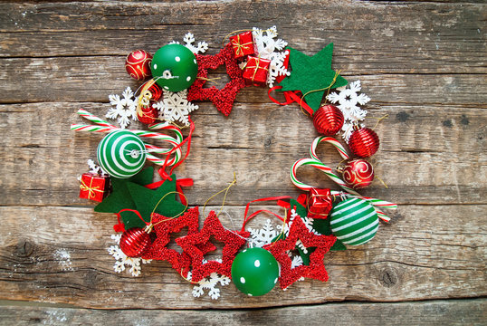 Merry Christmas Wreath Red White Holiday Toys