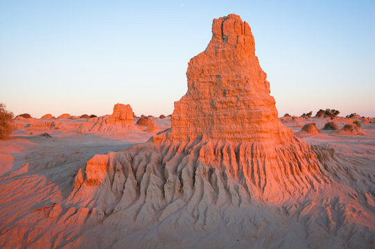 Formations, "Walls of China"
