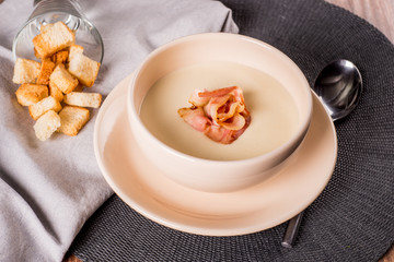 Cheese soup with bacon
