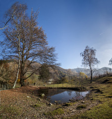 panorama in campagna con bolla d'acqua in autunno