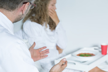 Obraz premium Doctor and mental hospital patient