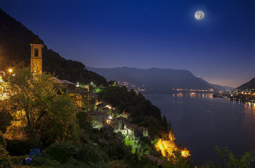 Careno sul lago di Como, notturno con luna 