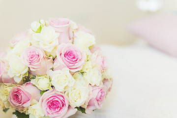 Blumenstrauß mit rosa Rosen