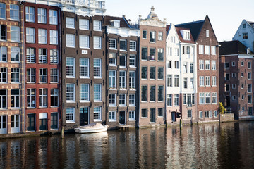 Fototapeta na wymiar Beautiful canals in Amsterdam, the Netherlands