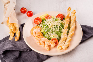 Pasta with shrimp and vegetables