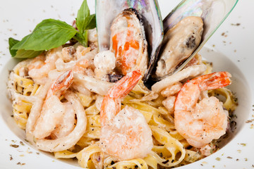 spaghetti with seafood