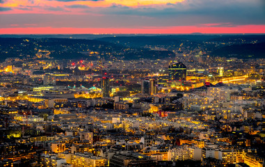 Obraz premium Aerial view of Paris, France at night.