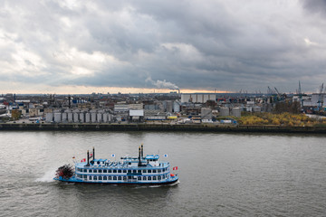 Hamburg Hafen Bunkerstation