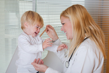 Child does not want a pediatrician woman exam