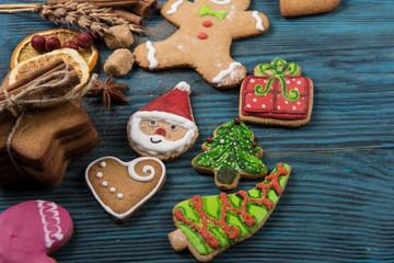 Fototapeta na wymiar Gingerbreads for new years and christmas