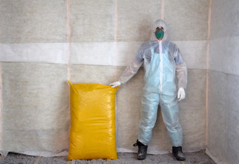 Master stacked cellulose insulation in the floor