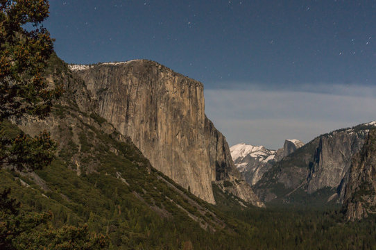 Noolit El Capitan and Half Dome in Yosemite National Park