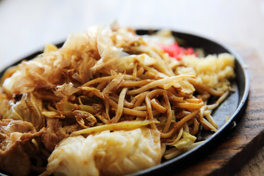 Japanese cuisine, fried noodles Yakisoba