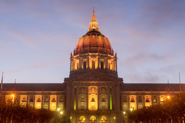 Fototapeta na wymiar Dusk over San Francisco City Hall. Civic Center, San Francisco, California, USA. 