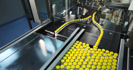 Automated line for marshalling bottles of drugs. - 127765074