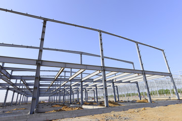 Steel structure workshop is under construction