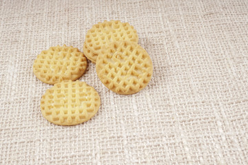 Organic whole wheat crackers .