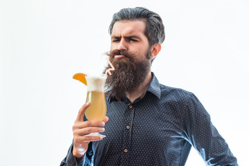 Fototapeta premium bearded man with nonalcoholic cocktail