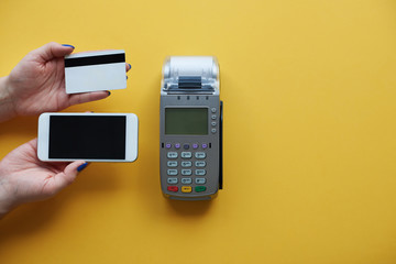 Making choice between mobile phone and credit card
