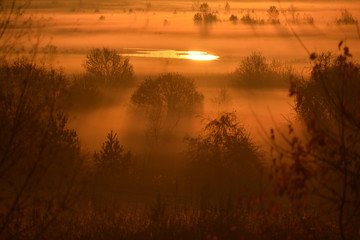 Nebelland in der neuen Landschaft nach dem Bergbau