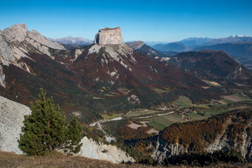 Randonnée dans le Vercors à l' automne , Mont Aiguille