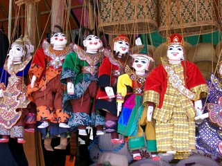 Burmese puppets at the market